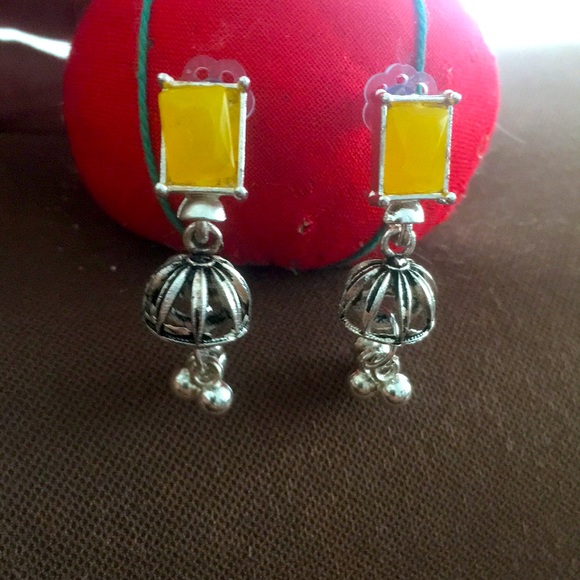 Traditional Royal Bling Bollywood Earrings With rectangular Yellow Stone. - Picture 8 of 11